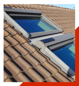 Volet roulant VELUX sur fenêtre de toit