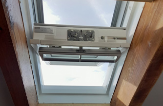 Remplacement serrure sur fenêtre de toit VELUX