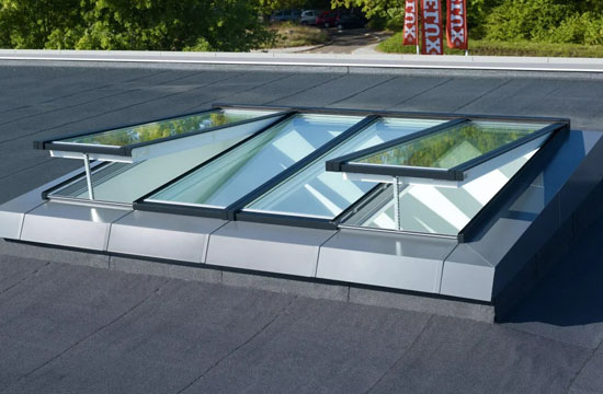 Verrière modulaire sur toit plat